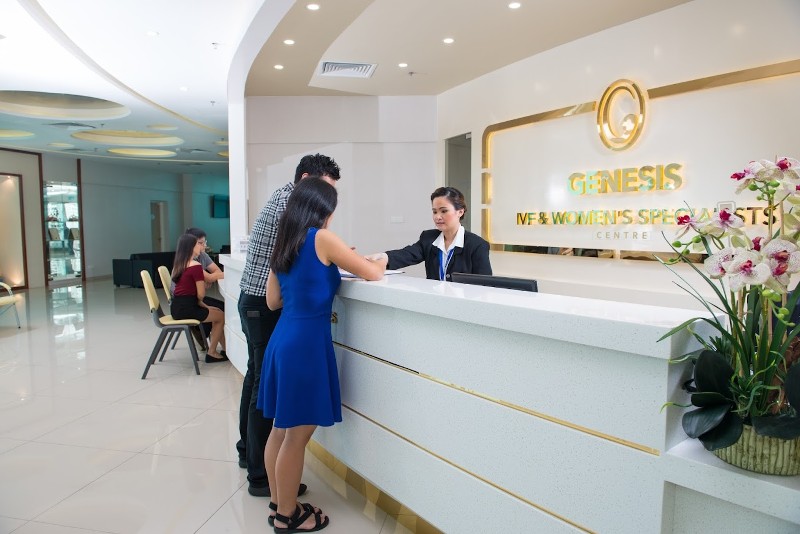 Gambar Resepsionis Genesis IVF